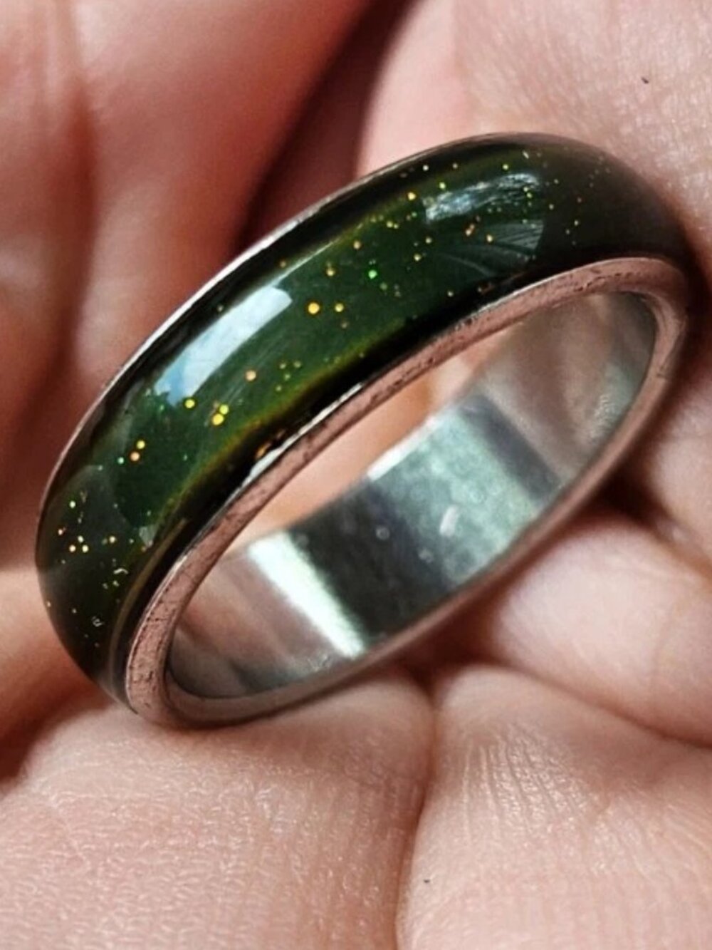 Vintage Ring Green/Silver Tone Unisex Finger Band Ring Fashion Jewelry Size 7.5